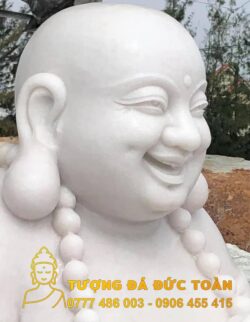 Tượng Phật Di Lặc màu trắng Chúc Phúc đứng đá cẩm thạch trắng của Phật mỉm cười.