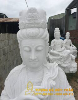 Tượng Phật Quán Tự Tại đá Non Nước Ngũ Hành Sơn