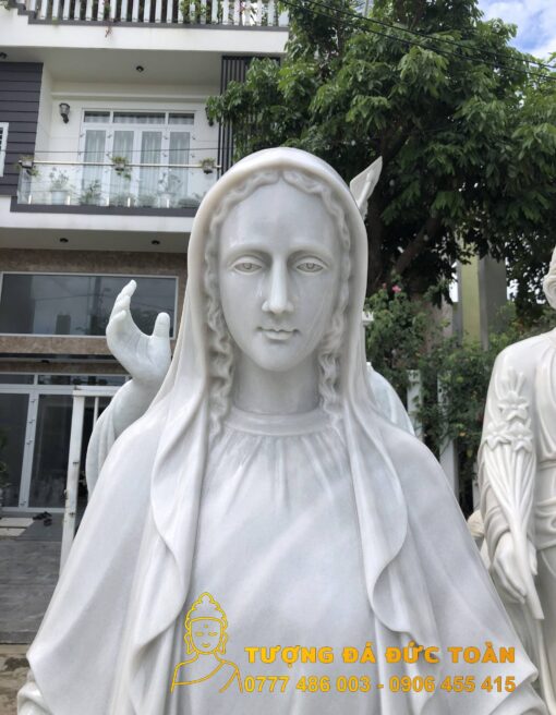 Tượng Đức Mẹ Maria đá đẹp nguyên khối