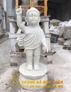 Tượng Phật Đản Sanh đá đẹp tự nhiên màu trắng, được làm từ đá tự nhiên đẹp.