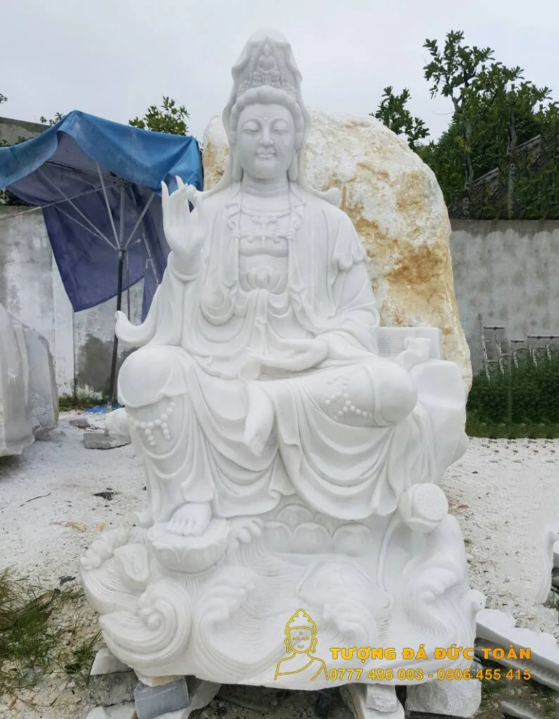 Tượng Quan Âm Tự Tại đá Cẩm Thạch 1