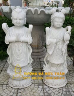 Hai tượng Tượng Tiên Đồng Ngọc Nữ đá đẹp tự nhiên trước đài phun nước bằng đá.