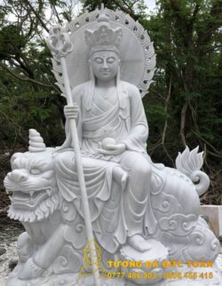 Tượng người phụ nữ ngồi trên rồng, gọi là Phật Địa Tạng Bồ Tát hoạt động Đề Thính đá nguyên khối.