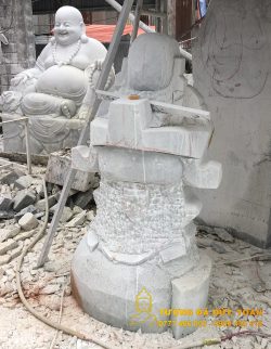 Điêu khắc Phật Di Lặc chúc phúc trên nền đá cẩm thạch trắng