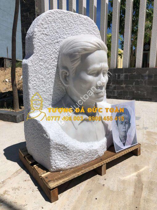 Mẫu Chế Tác Tượng Chân Dung Đá Cẩm Thạch Đà Nẵng