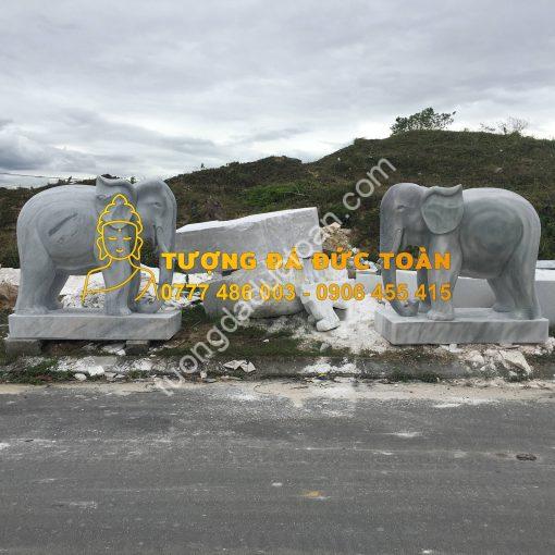 Tượng voi đá trắng xám nguyên khối