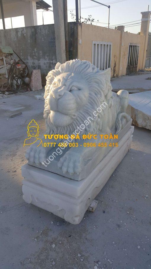 Mẫu tượng Sư Tử nằm bằng đá cẩm thạch trắng