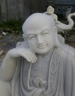 Tượng Phật La Hán Đá Màu Trắng Nguyên Khối Đà Nẵng