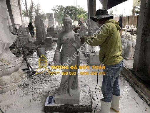 Tượng Cô Gái Bằng Đá Cẩm Thạch Nguyên Khối Đà Nẵng