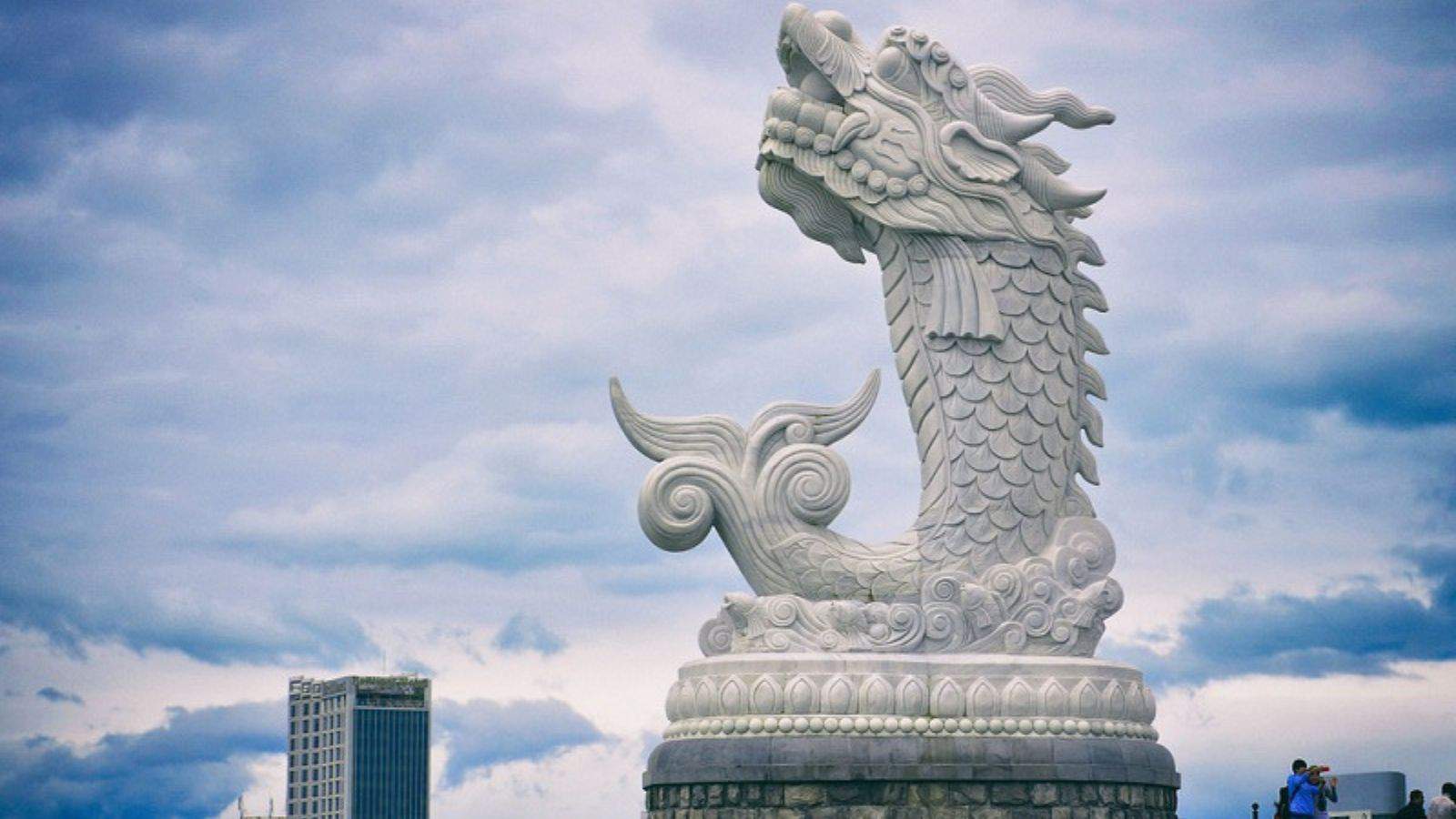 tượng cá chép hoá rồng Đà Nẵng (1)
