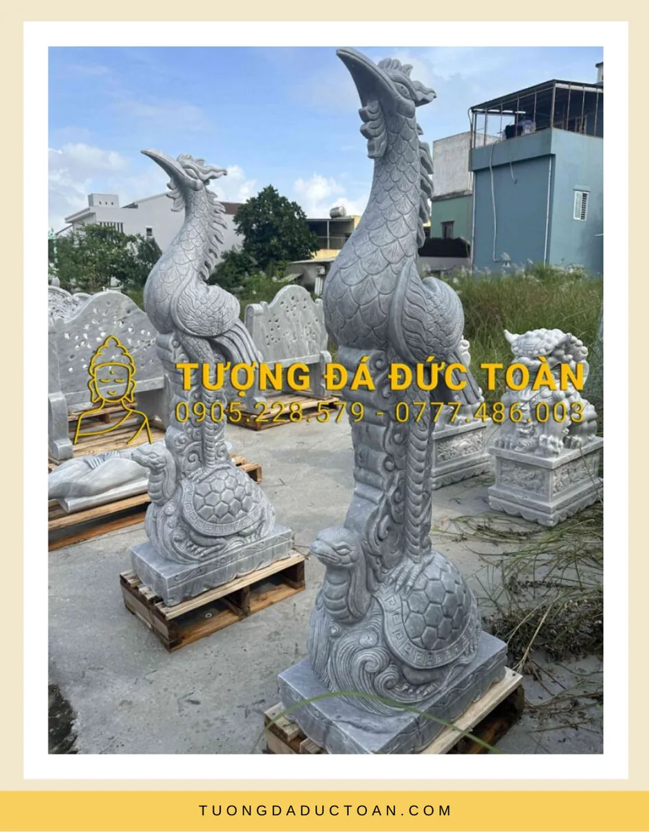 Cặp tượng hạc đứng trên lưng rùa