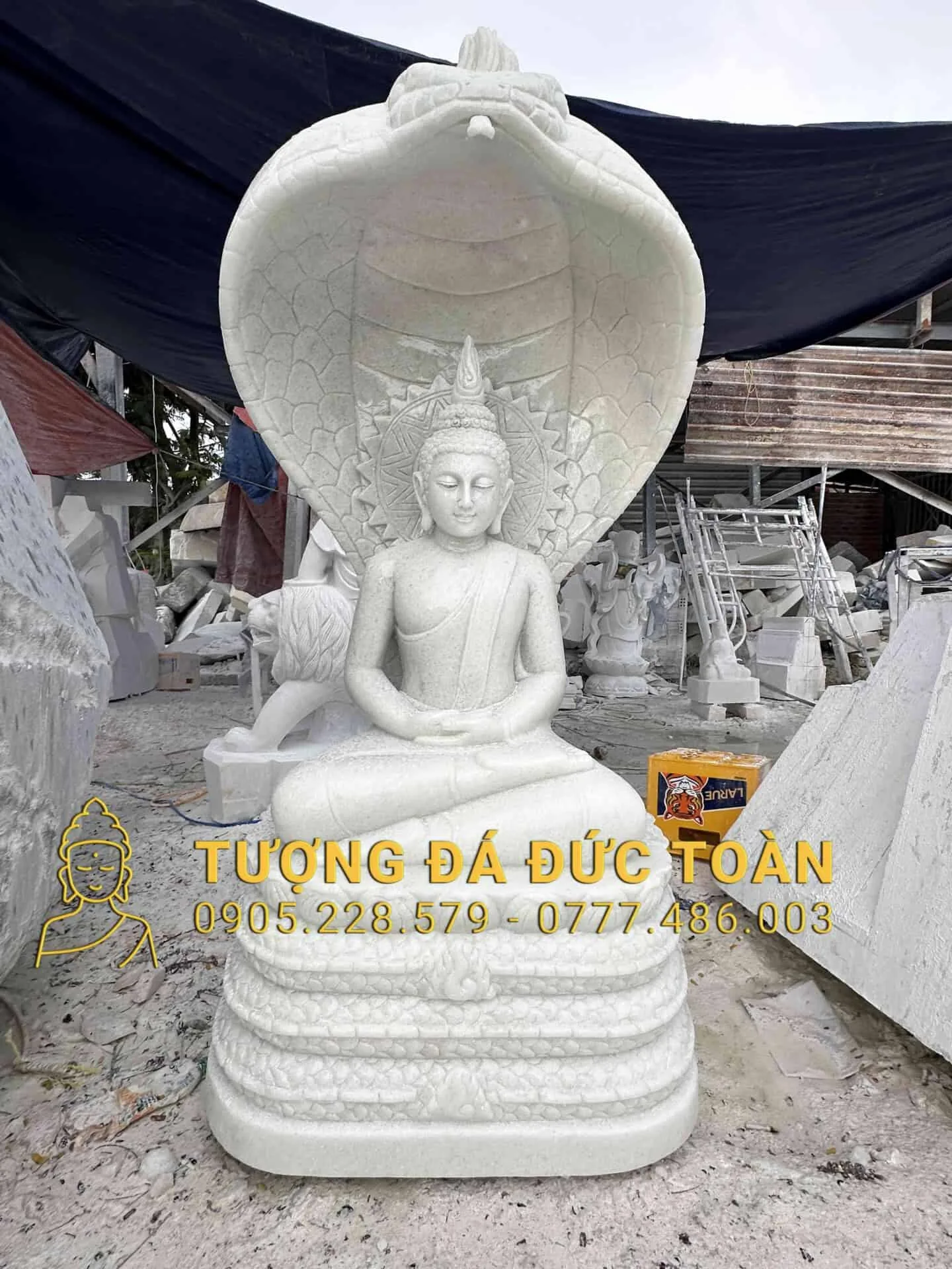 Tượng Phật Thích Ca Và Rắn Thần