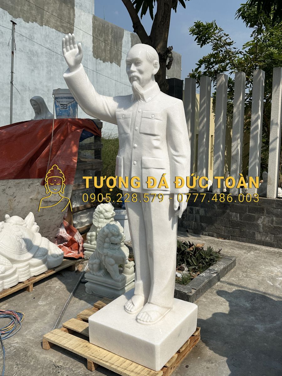 TƯỢNG BÁC HỒ ĐỨNG CAO 2M BH-09 5 32 (4)