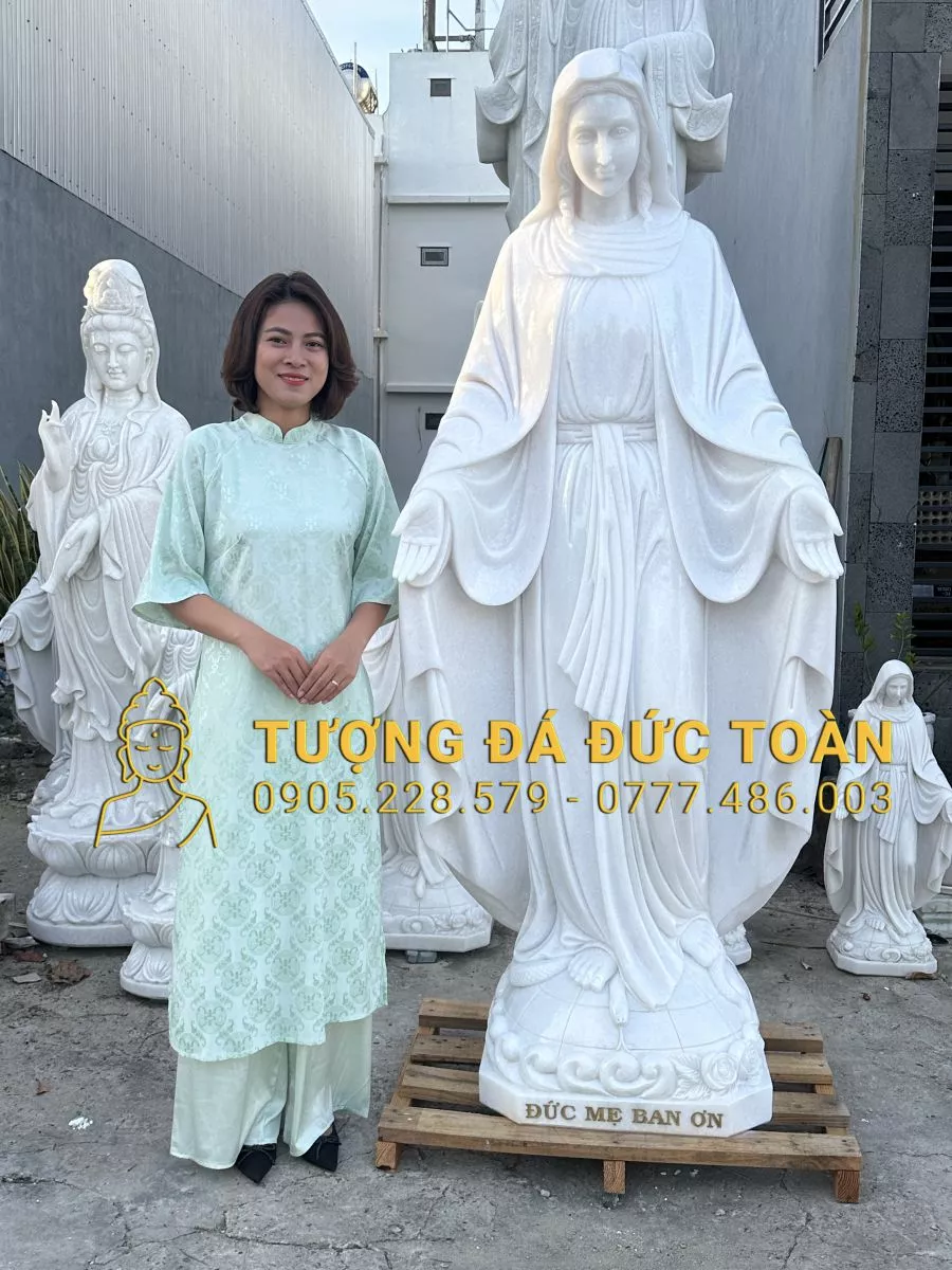 Tượng Đức Mẹ