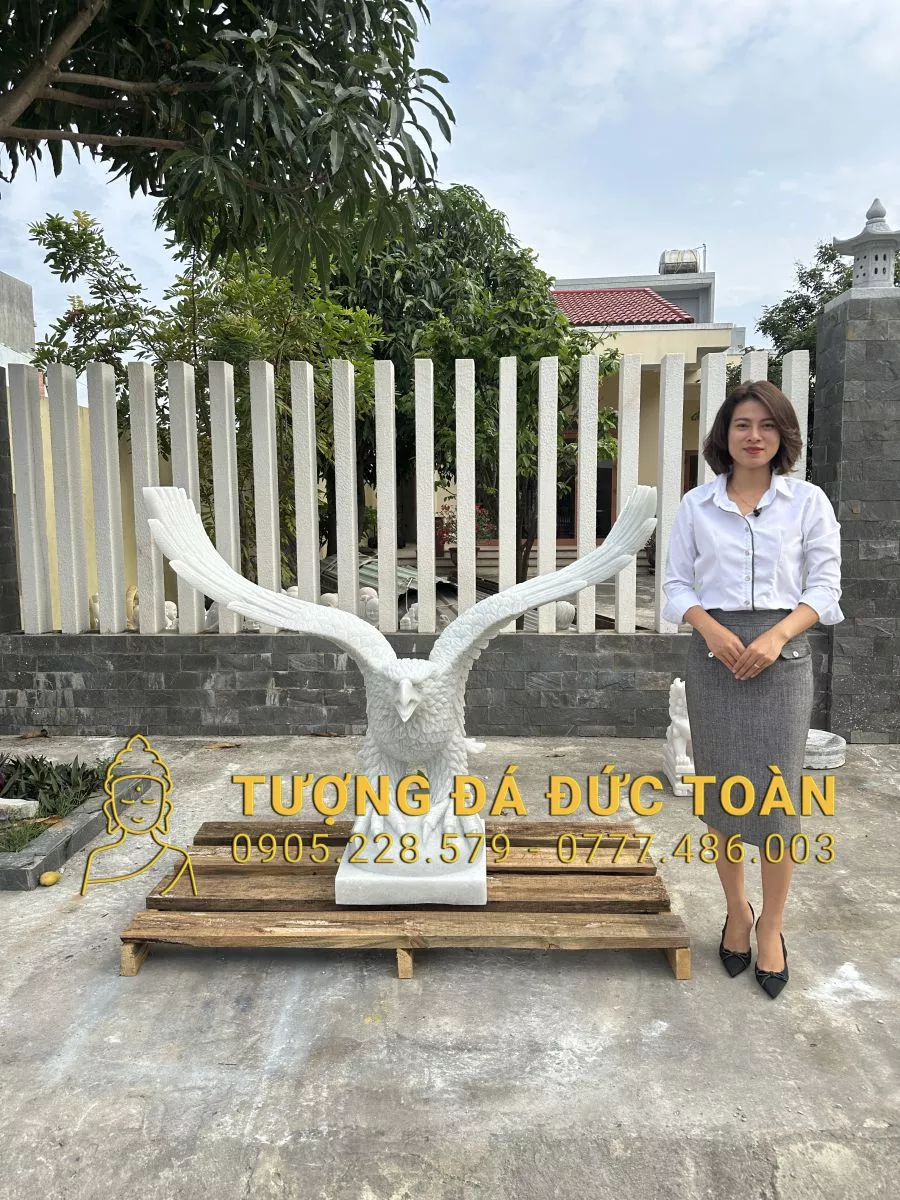 Tượng Đại Bàng Đá