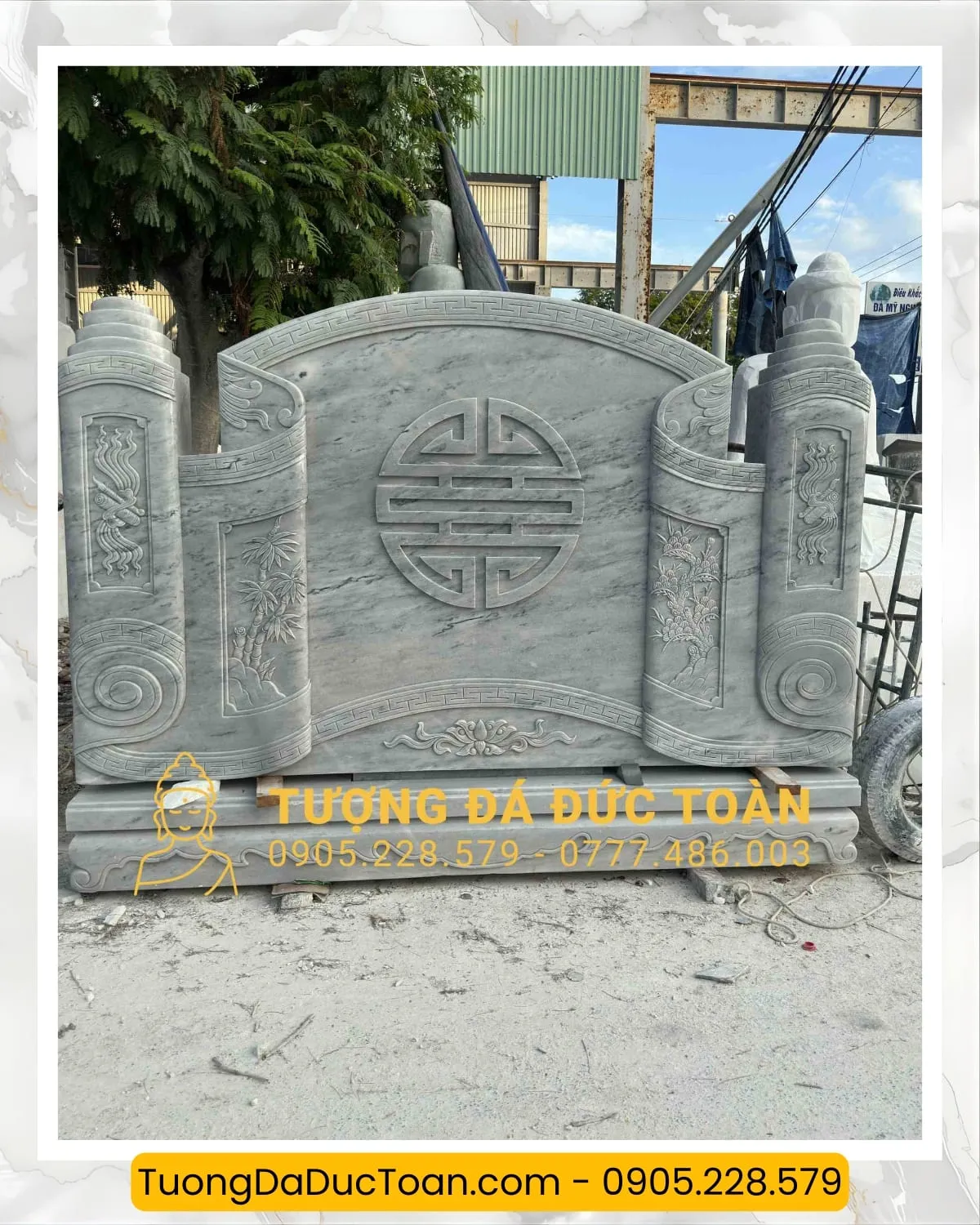 Cuốn Thư Đá (1)