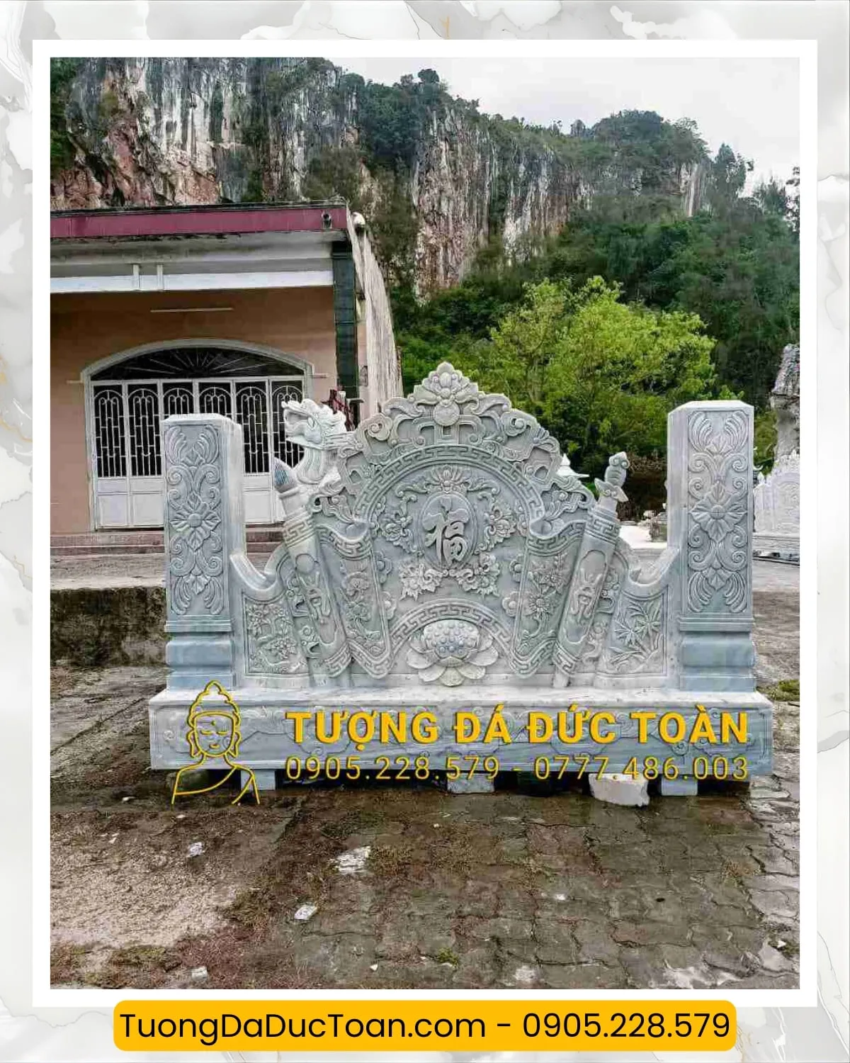 Cuốn Thư Đá (2)