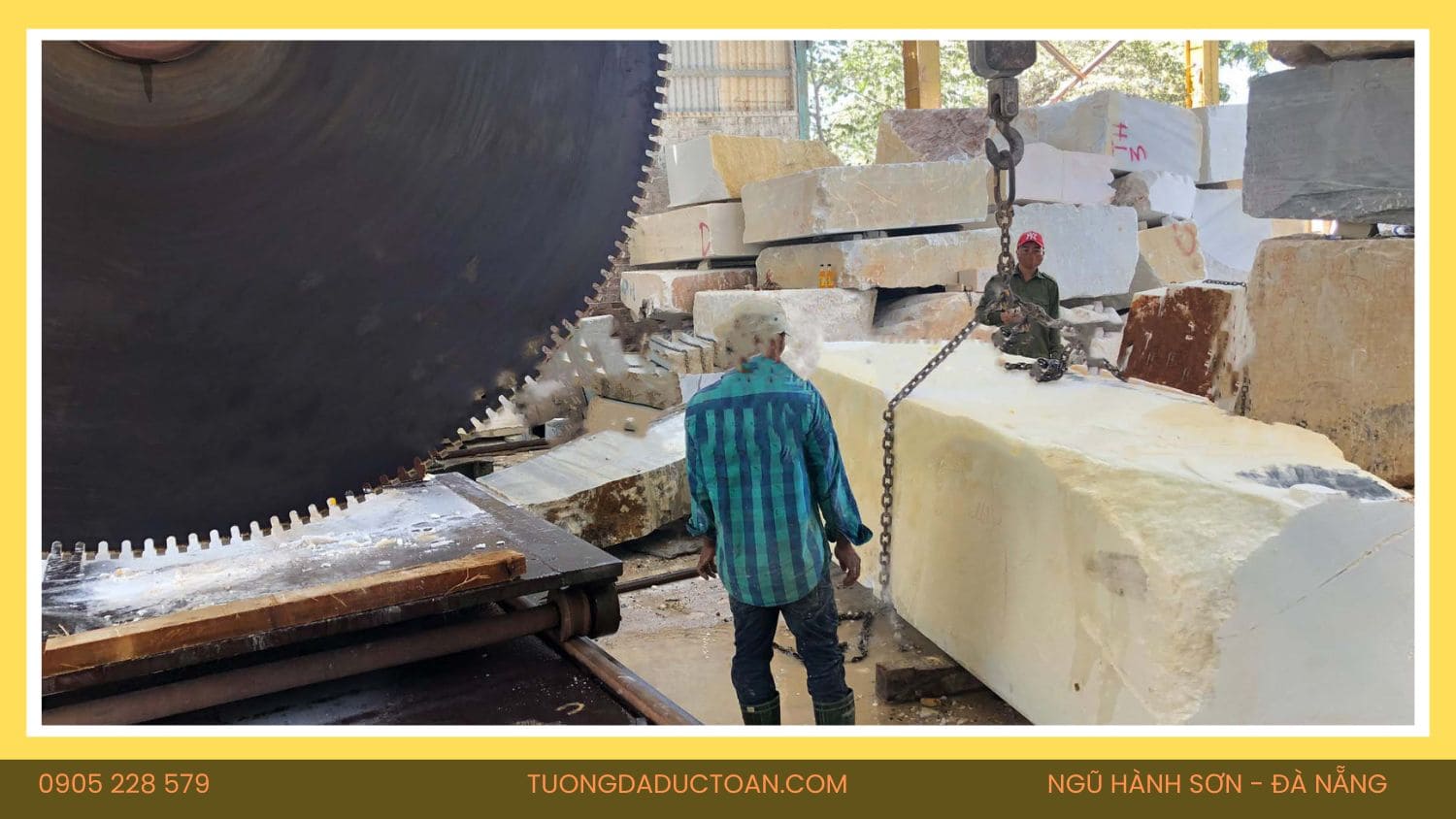 Lựa Chọn Chất Liệu Đá Cẩm Thạch Nguyên Khối Để Tạo Nên Sư Tử Đá Tại Tượng Đá Đức Toàn