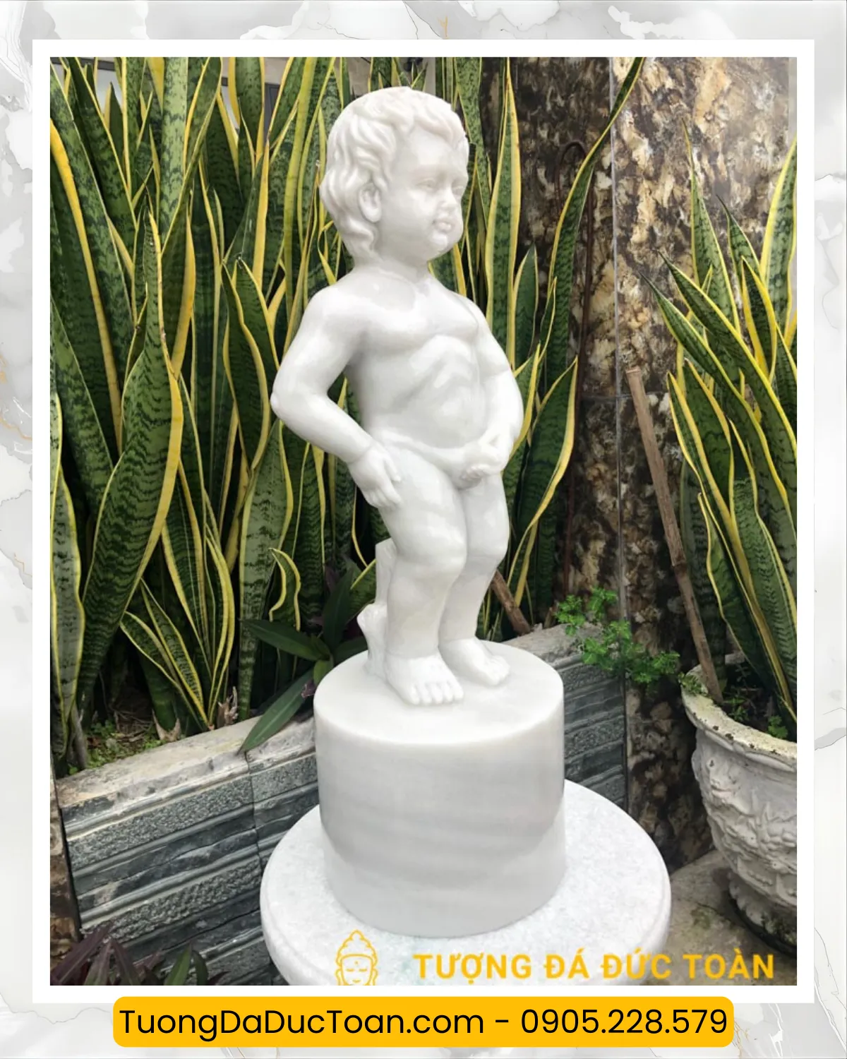 Tượng Cậu Bé Đứng Tè (4)