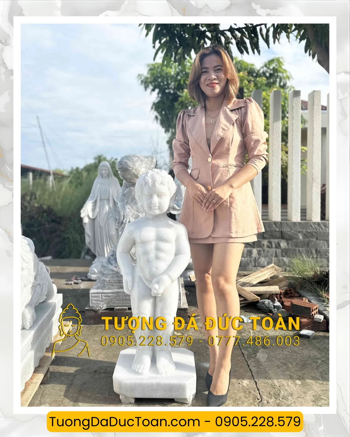 Tượng Cậu Bé Đứng Tè Tượng Cậu Bé Đứng Tè