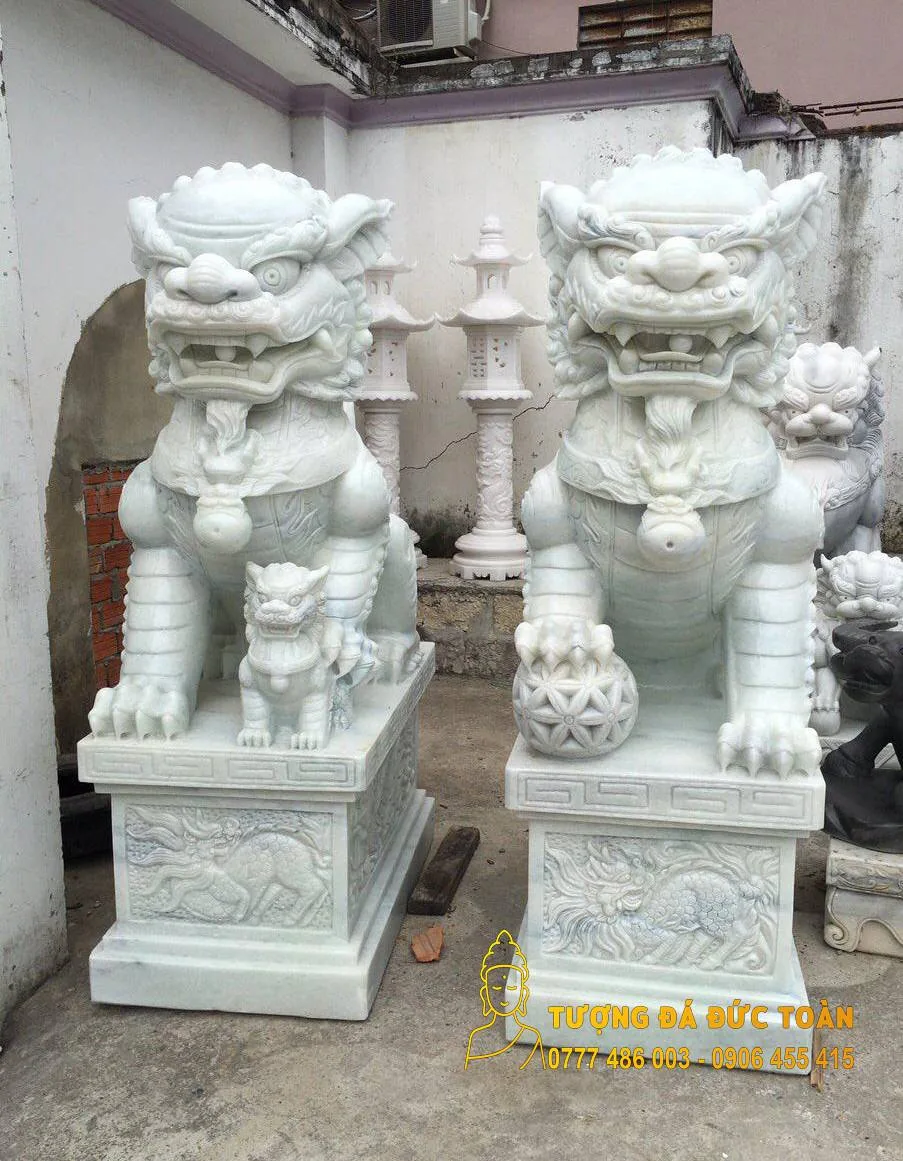 Tượng Nghê đá cẩm thạch trắng: Linh Vật Uy Nghi, Trấn Trạch Bình An