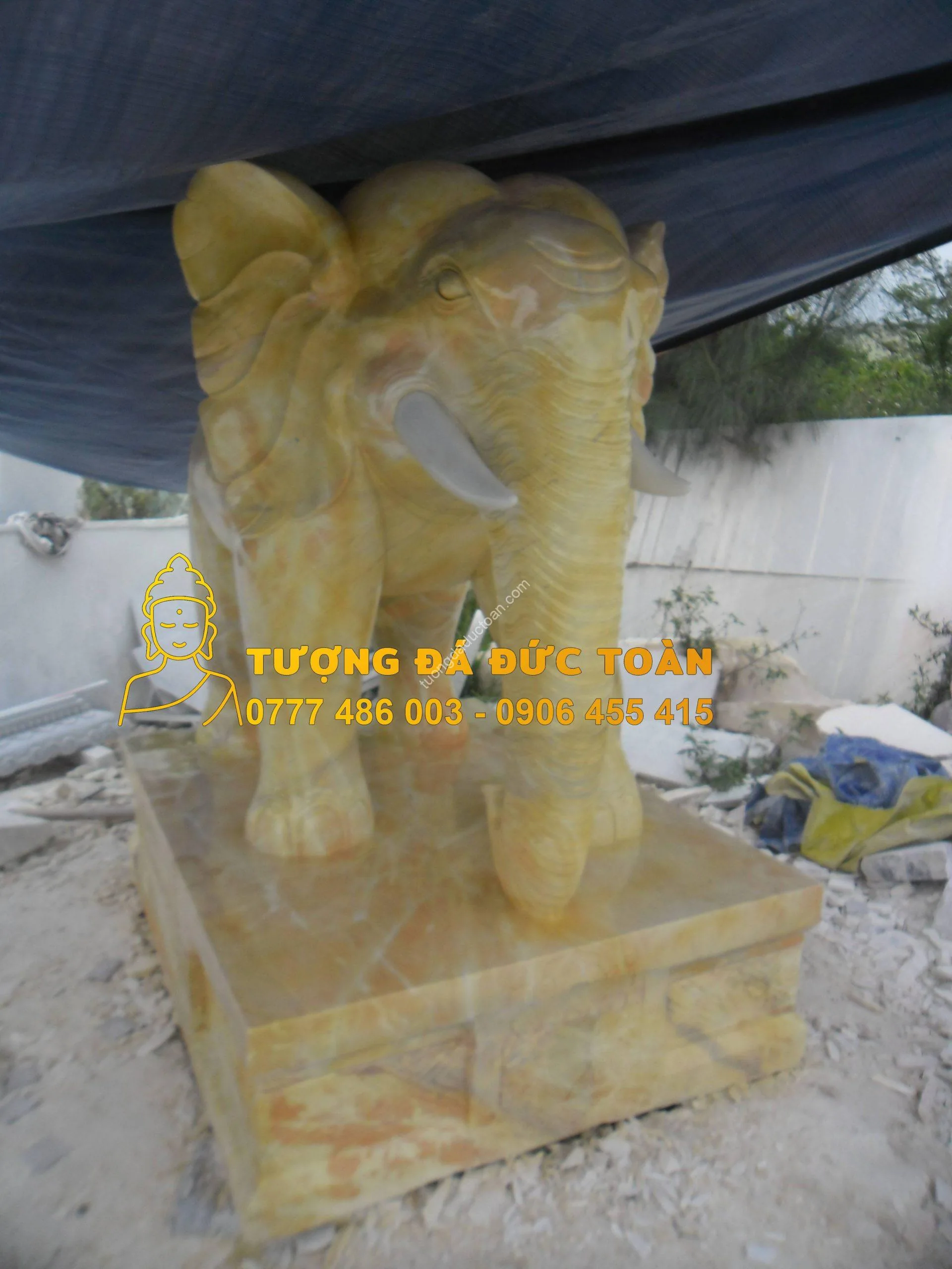 Tượng voi đá cẩm thạch vàng nguyên khối tự nhiên