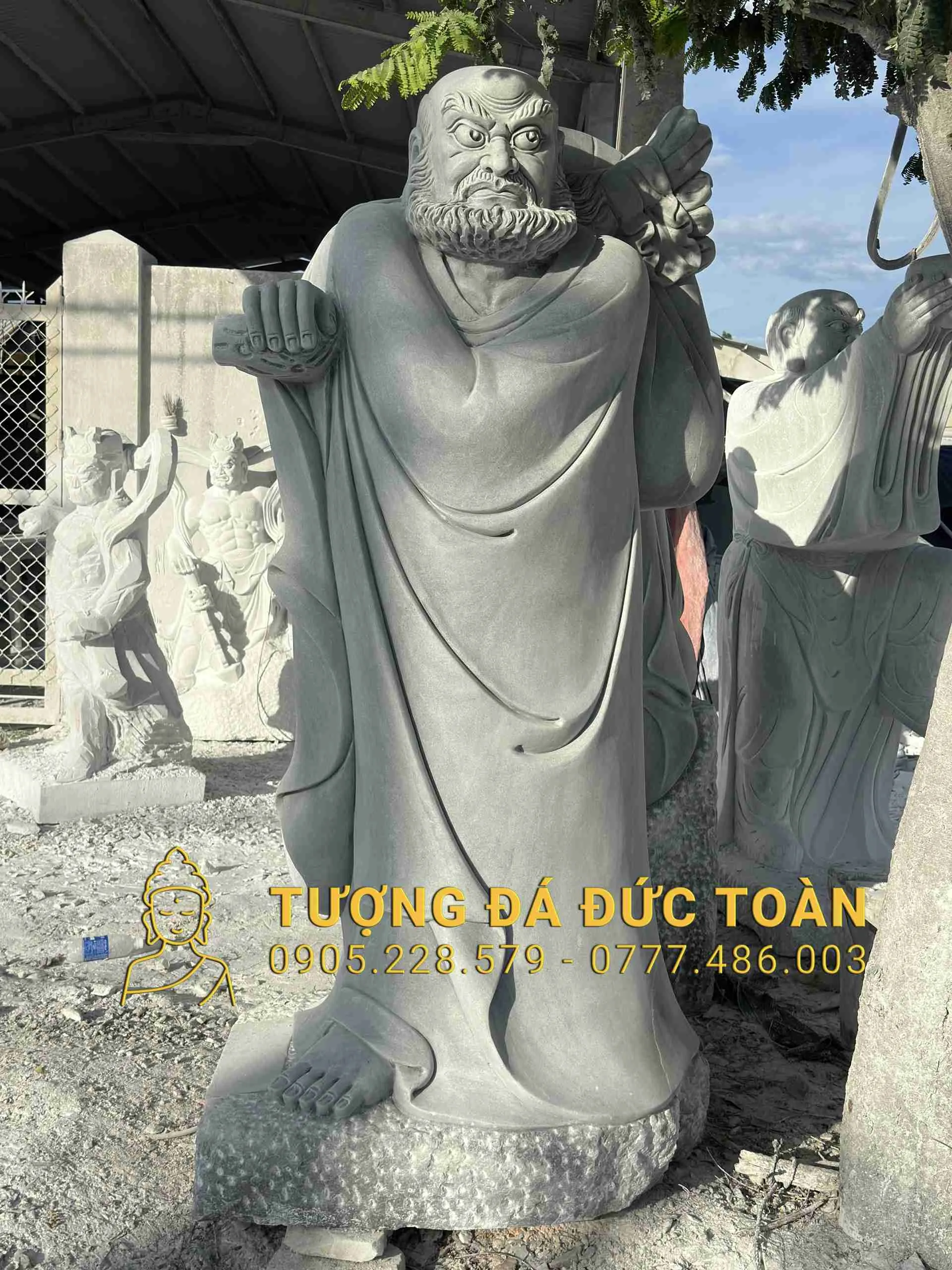 TƯỢNG ĐẠT MA SƯ TỔ ĐÁ CẨM THẠCH XÁM NGUYÊN KHỐI
