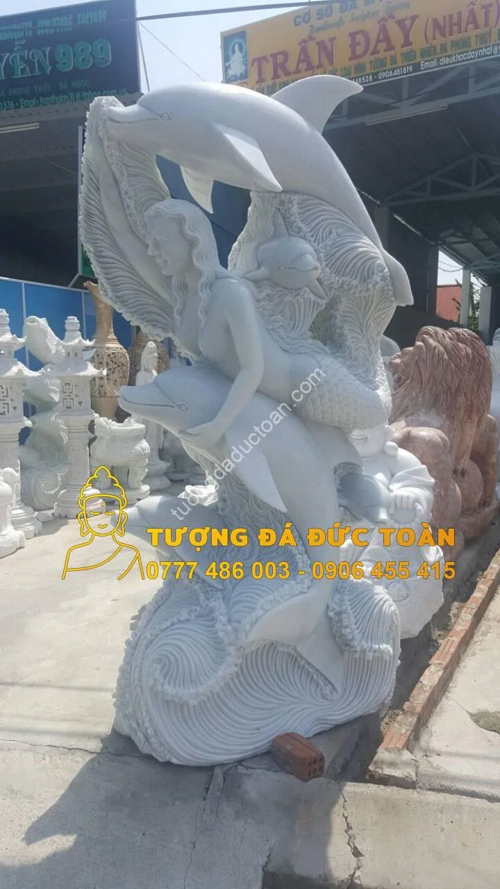 Chế Tác Tượng Cá Heo Đá Đẹp Nguyên Khối – Biểu Tượng Của Sự Thân Thiện, Trí Tuệ & Bình An