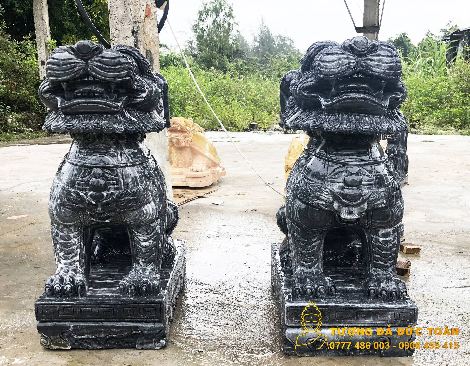Tượng Nghê đá cẩm thạch đen tia chớp: Linh Vật Uy Nghi, Trấn Trạch Mạnh Mẽ