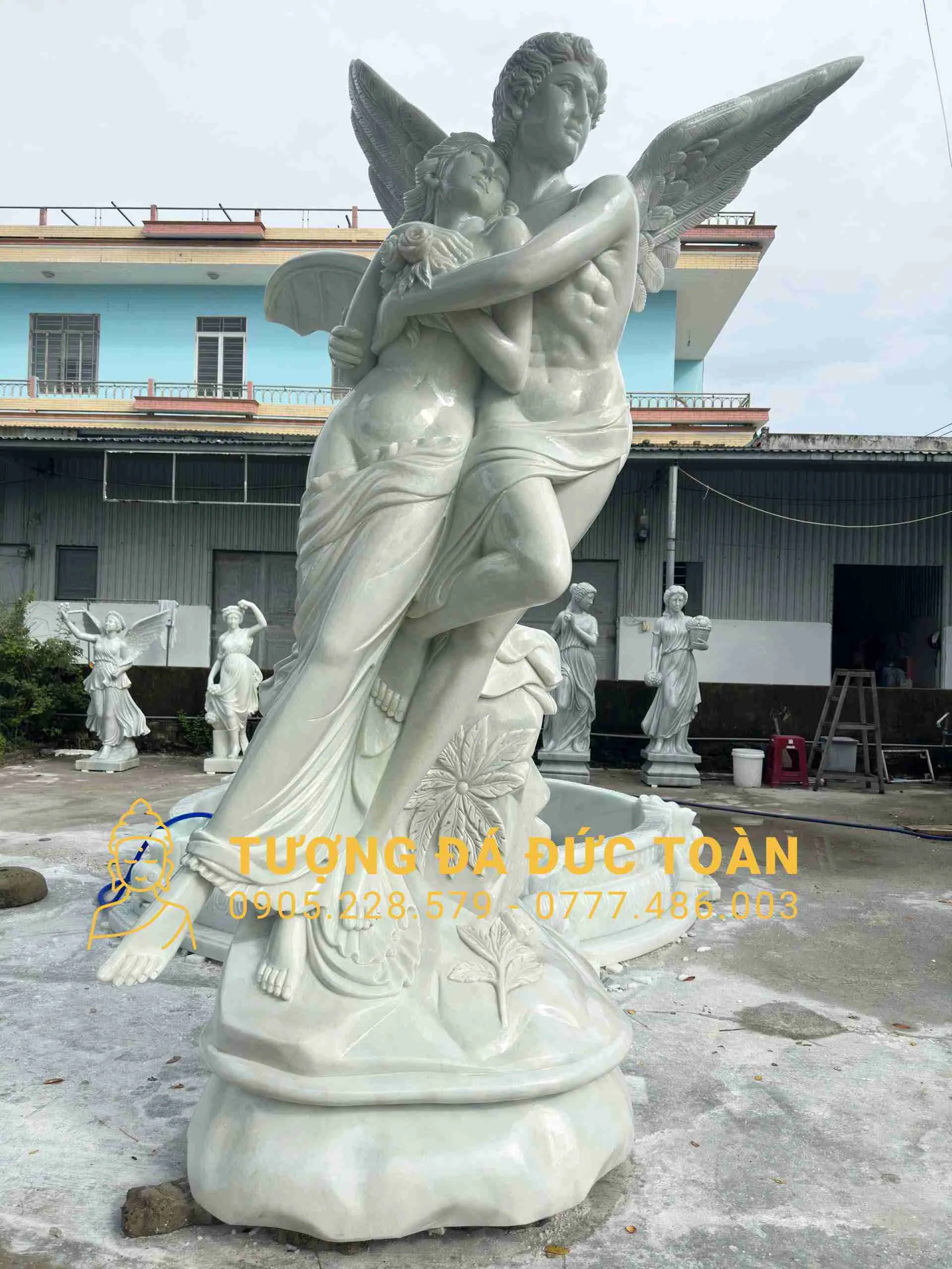 Tượng Thiên Thần Đá Cẩm Thạch Trắng Cao 3m: Kiệt Tác Kiến Trúc Tâm Linh Vĩ Đại