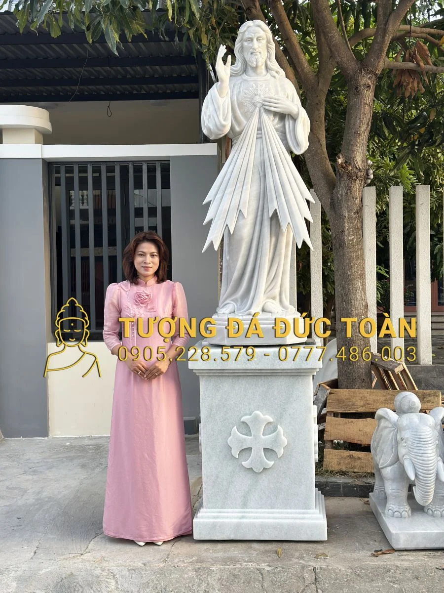 TƯỢNG CHÚA THƯƠNG XÓT CAO 1,7M KÈM ĐẾ· ĐÁ TRẮNG NGUYÊN KHỐI