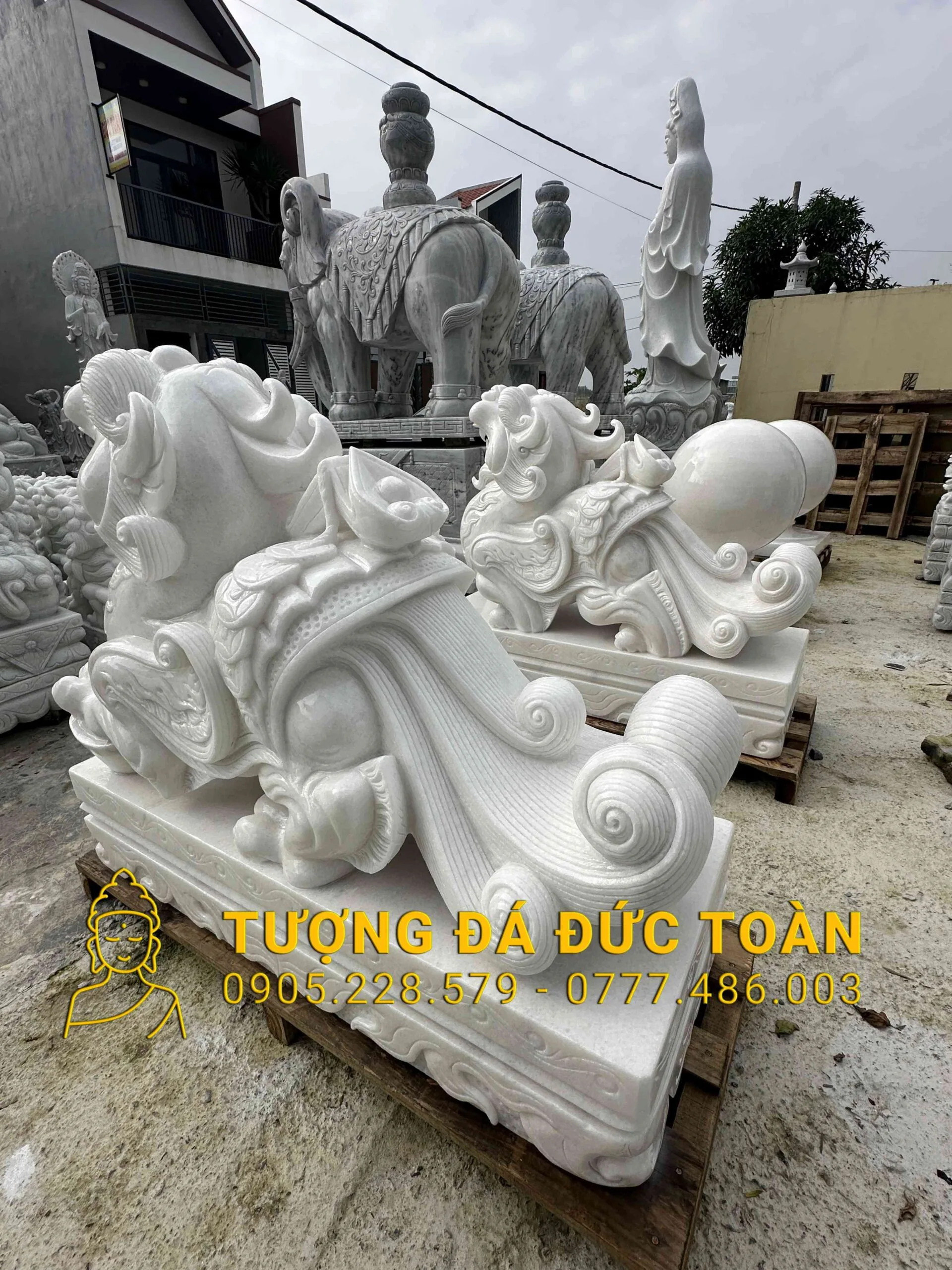 Góc nhìn khác của cặp Tỳ Hưu trấn cổng TH_21