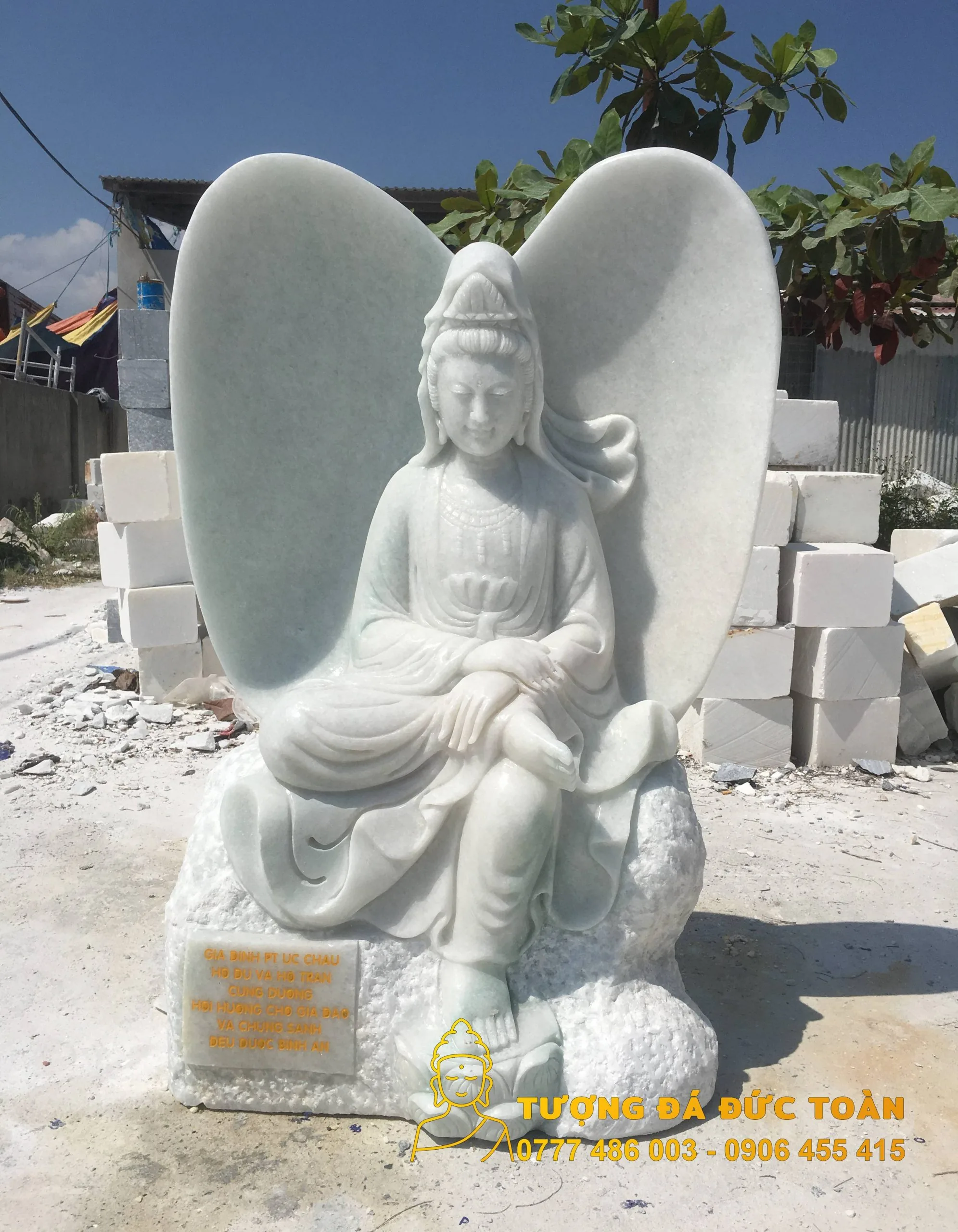 Quán Tự Tại đá đẹp cúng dường