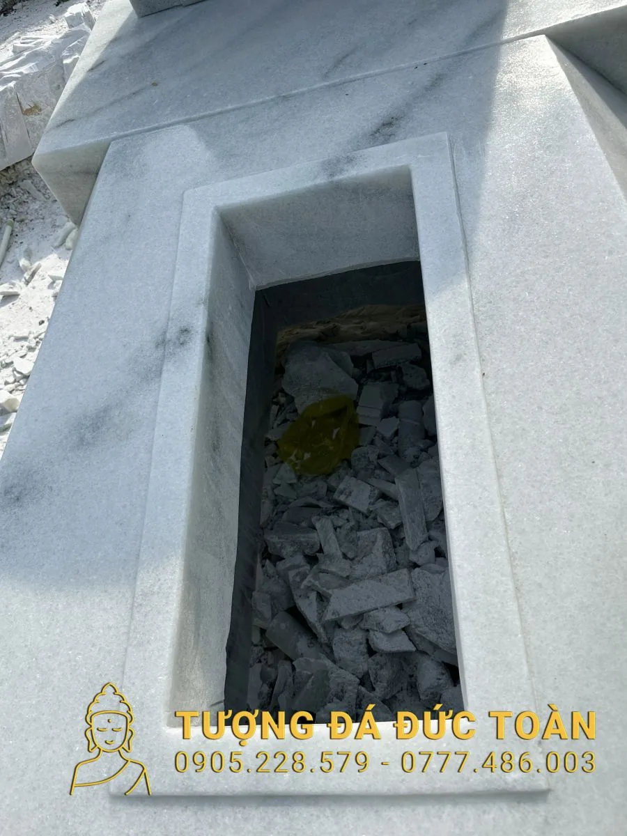 Mộ Đá Nguyên Khối Màu Trắng LMD_42 – Thanh Tịnh, Vĩnh Cửu & Chuẩn Phong Thủy