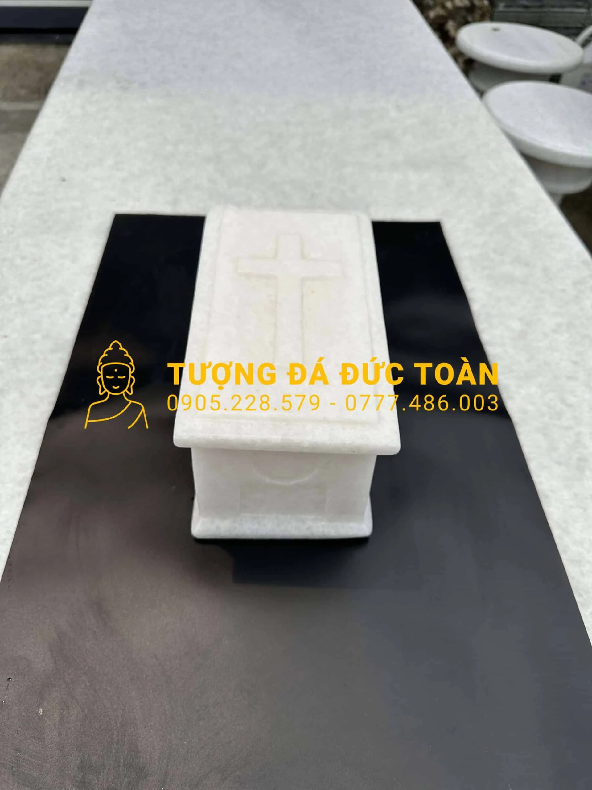 Hủ Tro Cốt Công Giáo Bằng Đá – Đức Tin & Sự Sống Đời Đời