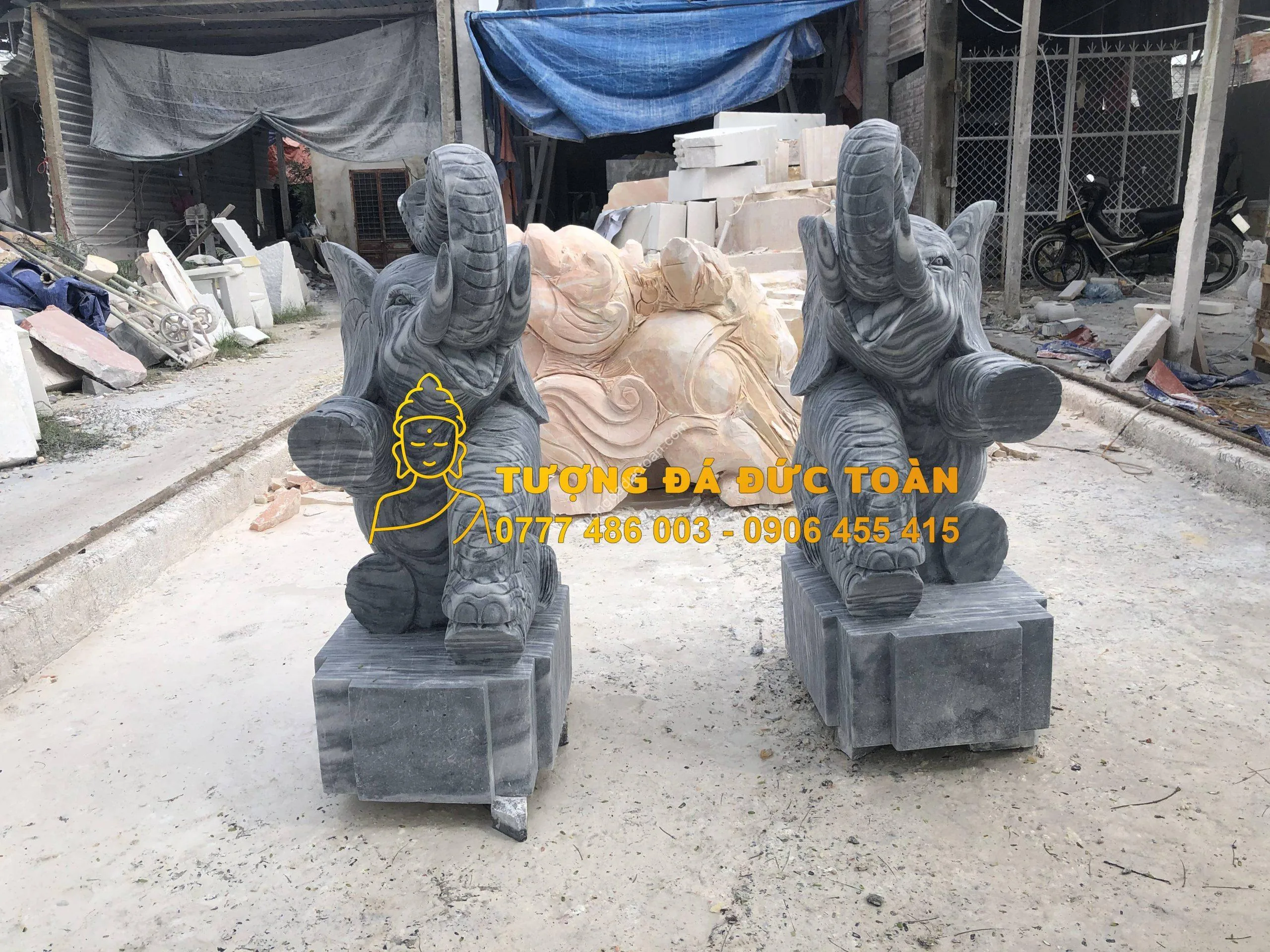 Chế Tác Tượng Voi Đá Cẩm Thạch Xám Đen Nguyên Khối – Uy Nghiêm, Trấn Trạch & Tụ Tài