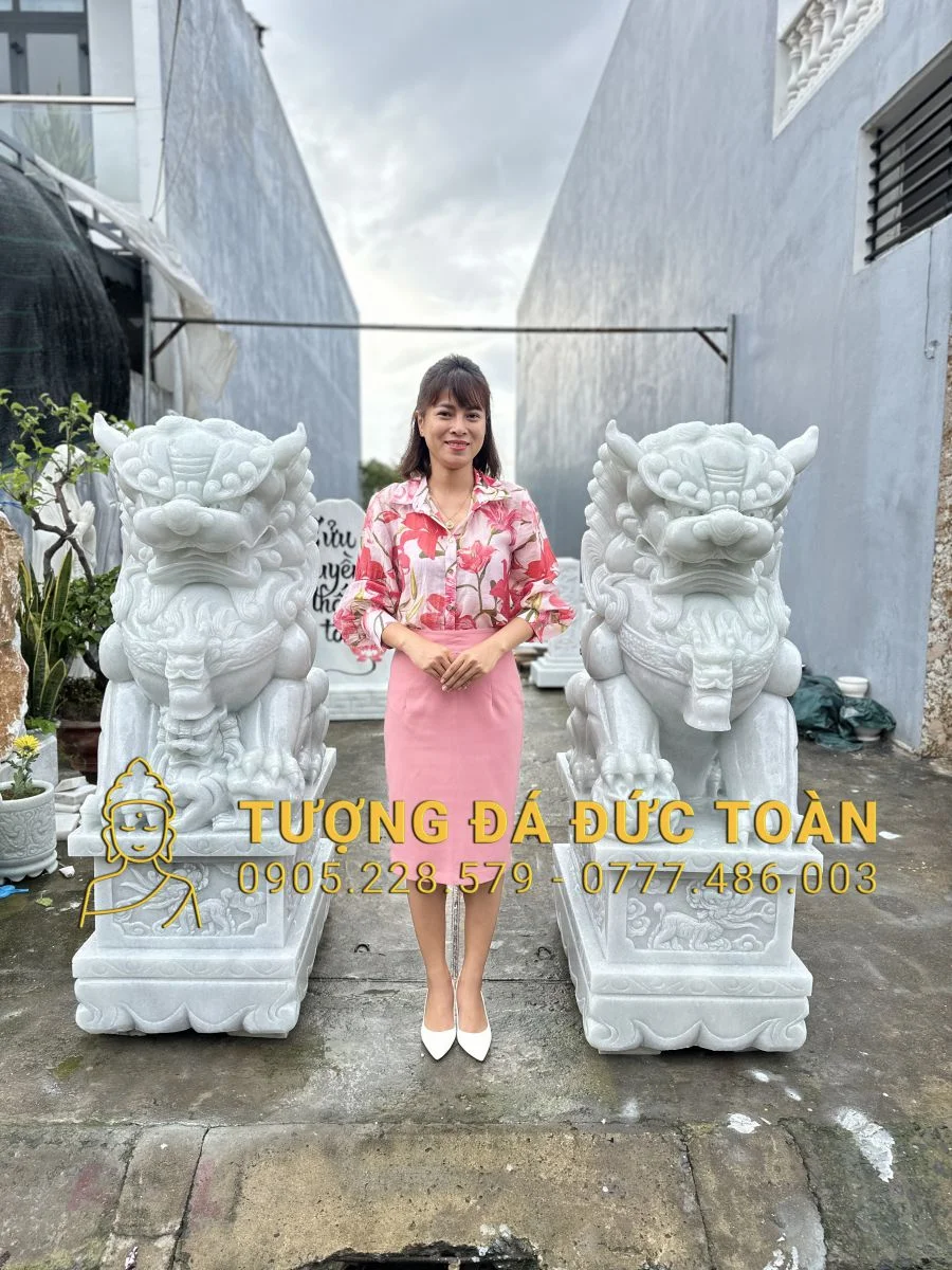 TƯỢNG KỲ LÂN ĐÁ CẨM THẠCH TRẮNG ĐẾ CHẠM TỪ LINH CAO 1,5M MẪU ĐẸP