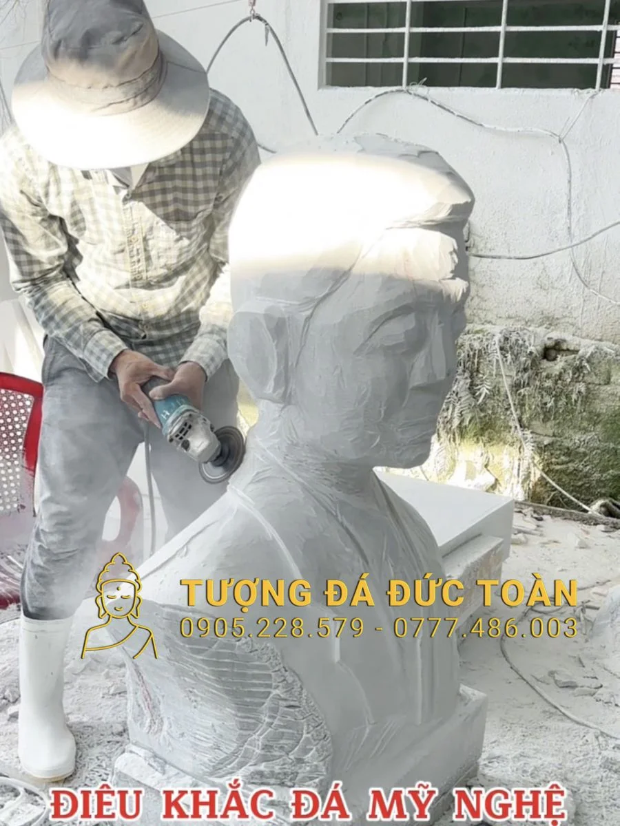 Ảnh vị trí đặt của tượng chân dung đá 3314