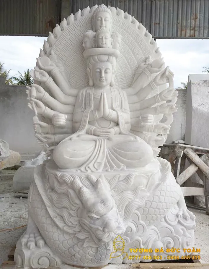 Tượng Đá Nghìn Mắt Nghìn Tay cưỡi Rồng