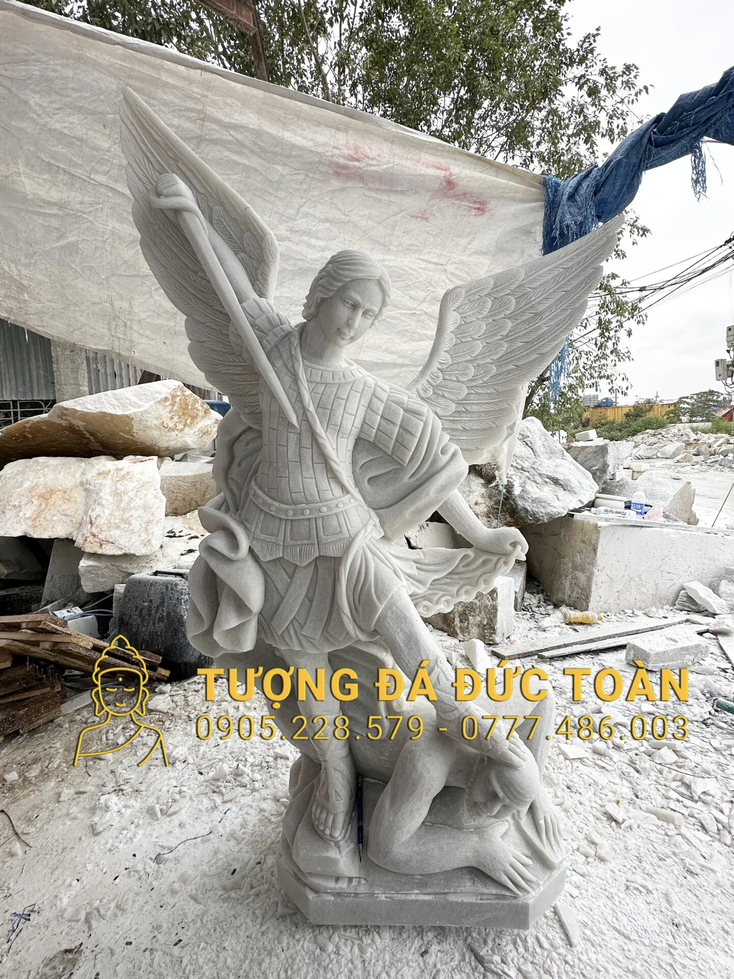 Tượng Tống Lãnh Thiên Thần Micae Đá Trắng Cao 1,8m – Pháp Bảo Bảo Hộ Uy Nghiêm