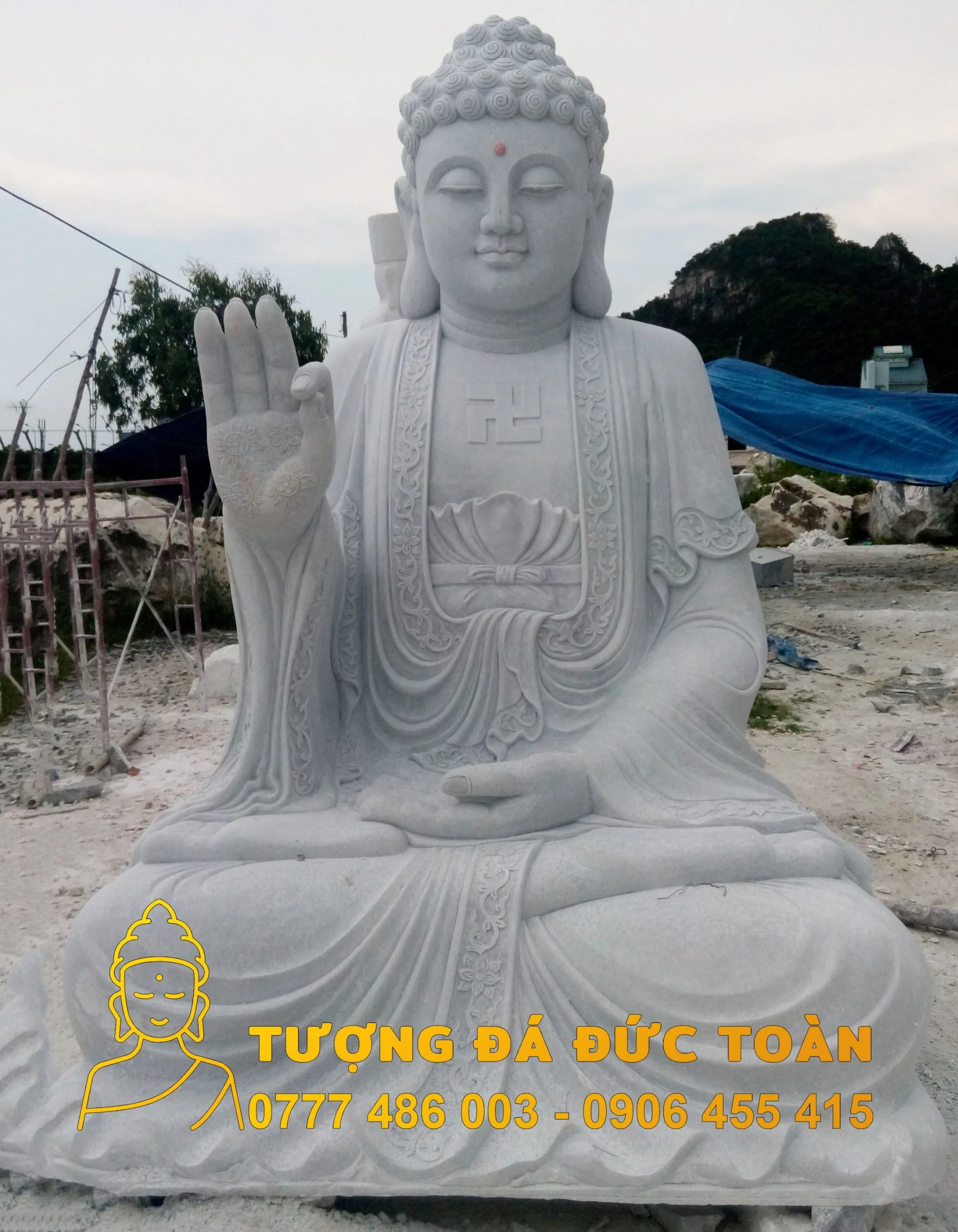 Tượng Phật A Di Đà ngồi đá đẹp tự nhiên