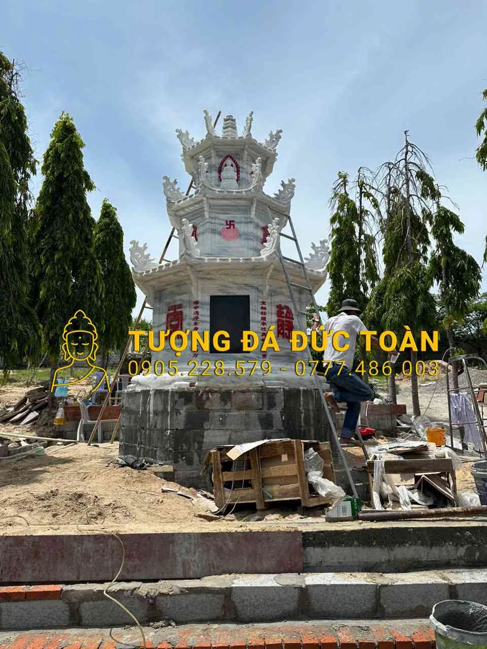 MẪU MỘ ĐÁ HÌNH THÁP CHẤT LIỆU ĐÁ CẨM THẠCH XÁM LMD_41 – Vĩnh Cửu Và Trang Nghiêm