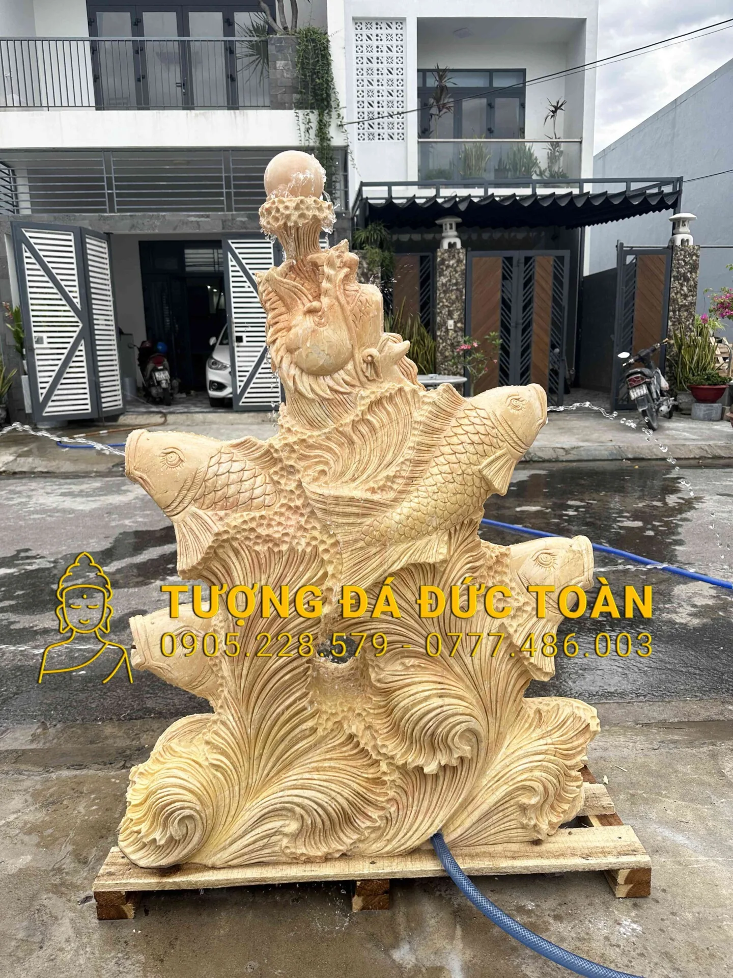 Mẫu Tượng Cá Chép Hóa Rồng Cao 1,1m Đá Vàng CHEP_37 – Uy Nghiêm, May Mắn, Chiêu Tài