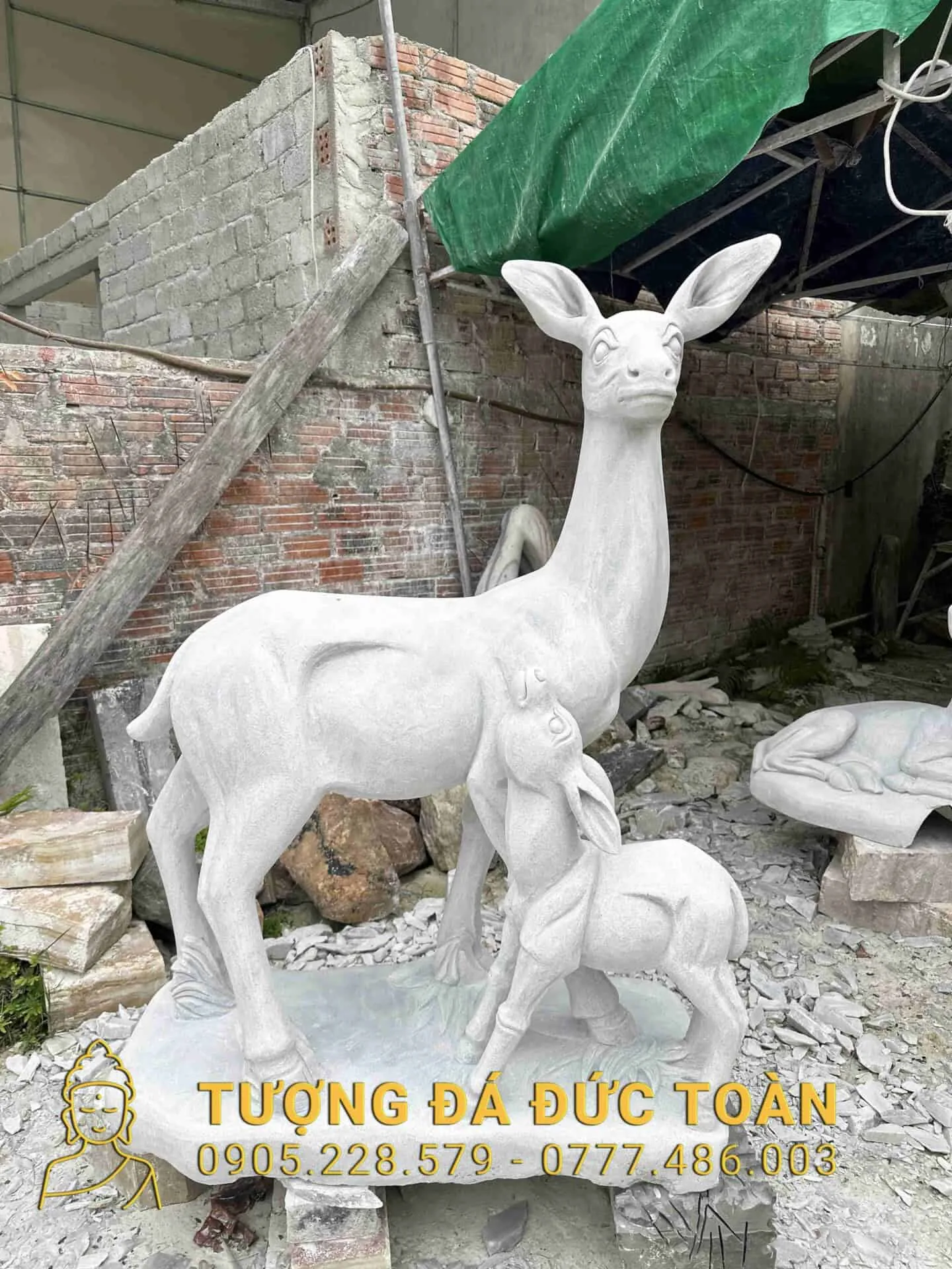 Tượng Hươu Đá Cao 1,5m – Biểu Tượng Trường Thọ Và Tài Lộc Uy Nghiêm