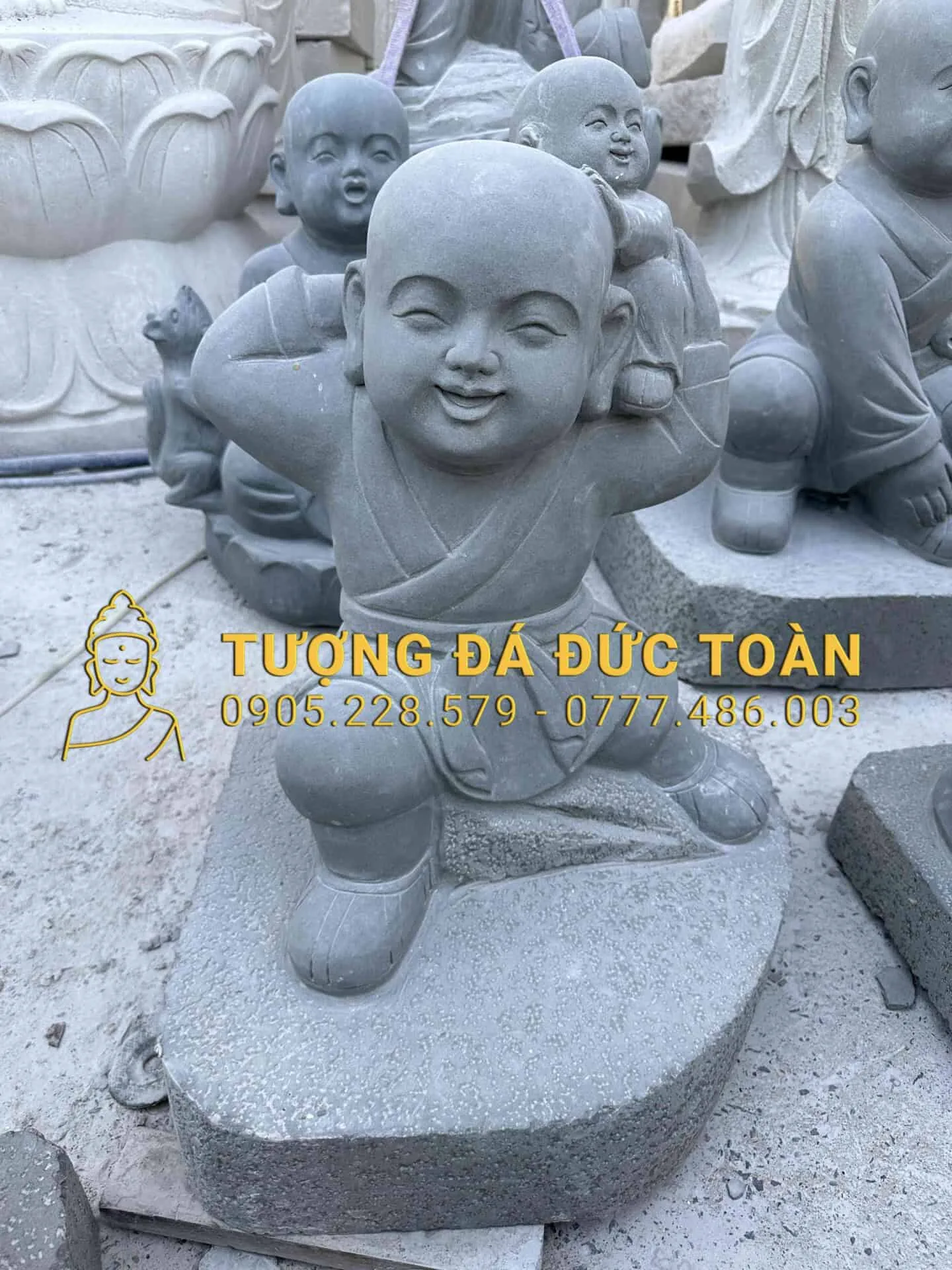 TƯỢNG CHÚ TIỂU ĐÁ SA THẠCH TCT_130 – Vẻ Đẹp Cổ Kính, Tâm Hồn Tự Tại