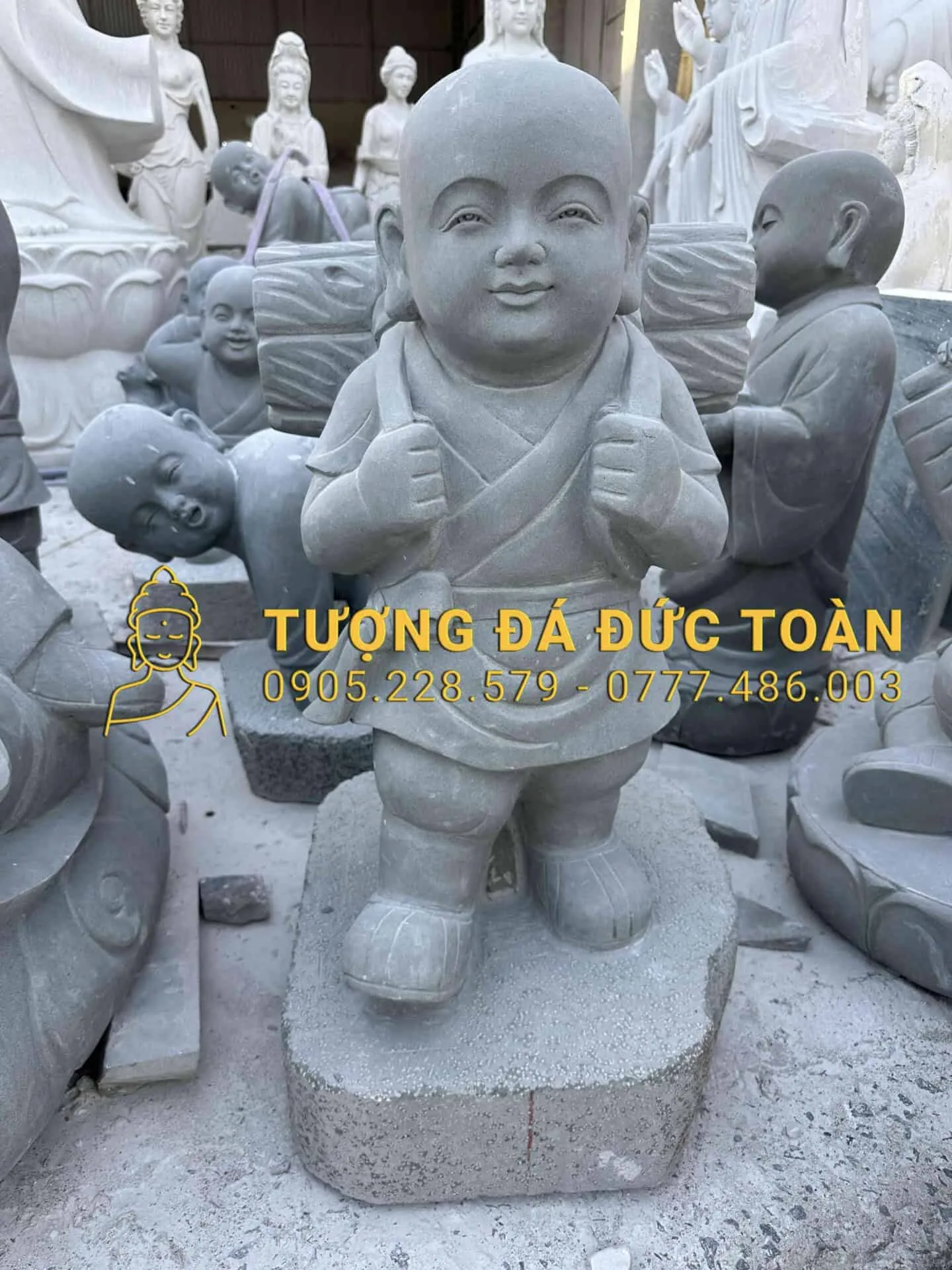 TƯỢNG CHÚ TIỂU ĐÁ SA THẠCH TCT_129 – Vẻ Đẹp Cổ Kính, Tâm Hồn Tự Tại