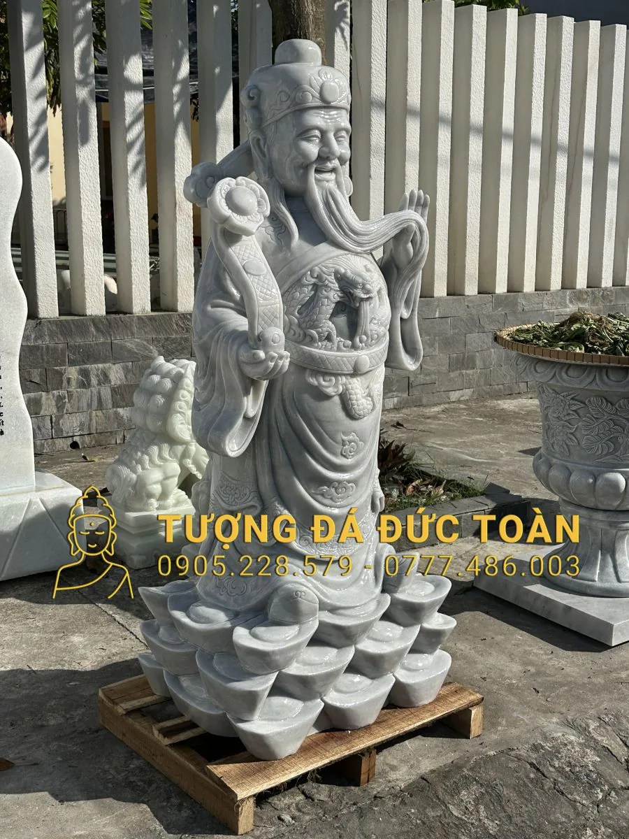 Góc nhìn khác của tượng Thần Tiền đá cẩm thạch xám TPK_14