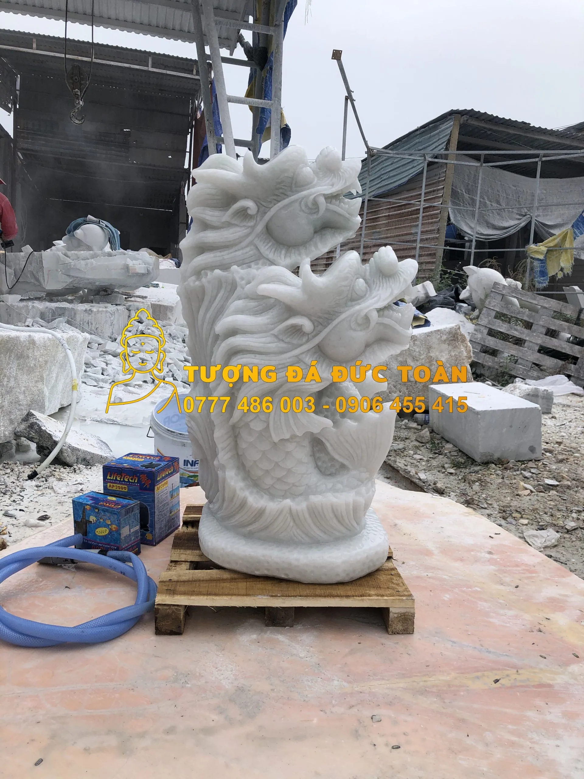 Cá chép hoá Rồng đá cẩm thạch trắng tự nhiên – Biểu Tượng Kiên Trì & Thăng Tiến
