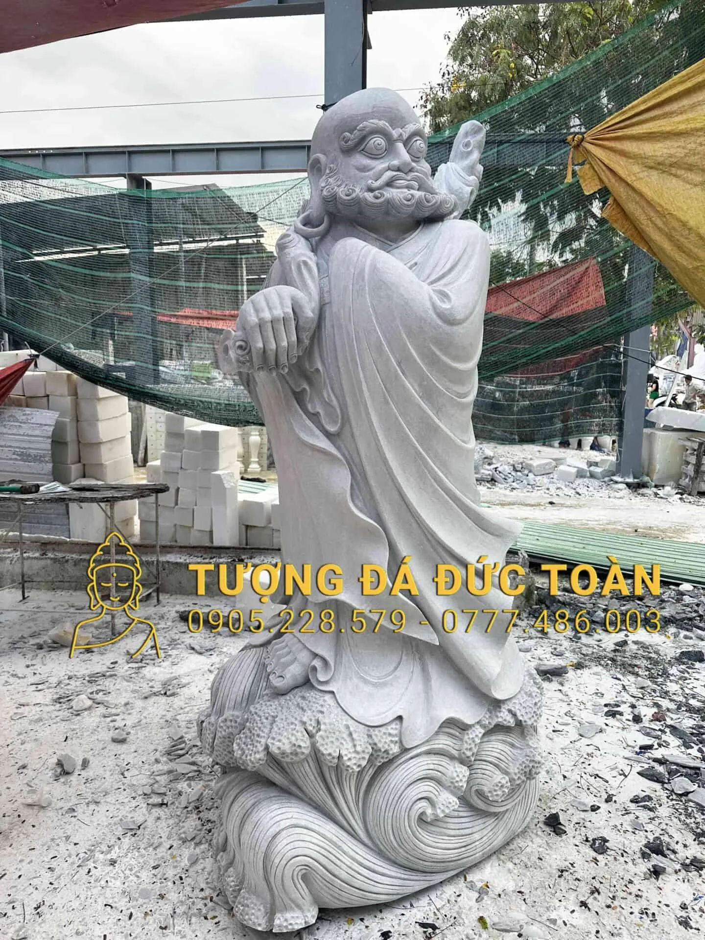Tượng Đạt Ma Sư Tổ Đá Xám Nguyên Khối Cao 1.8m DMST_18