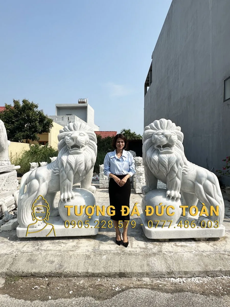 TƯỢNG SƯ TỬ ĐỨNG QUẢ CẦU ĐÁ CAO 1,7M ST_05
